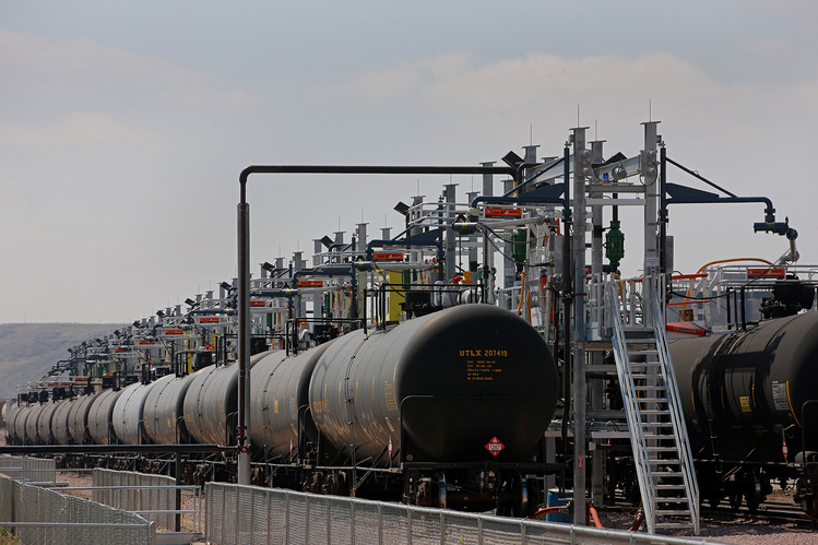 Pressurized vs. Non-Pressurized Railcar Loading Systems